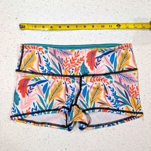 RARE Kailoha Small Athletic Yoga Workout Weight Lifting Shorts HAWAIIAN TROPICAL